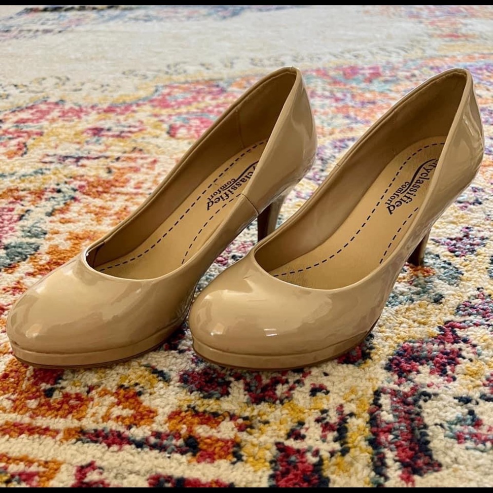 Tan patent heels
